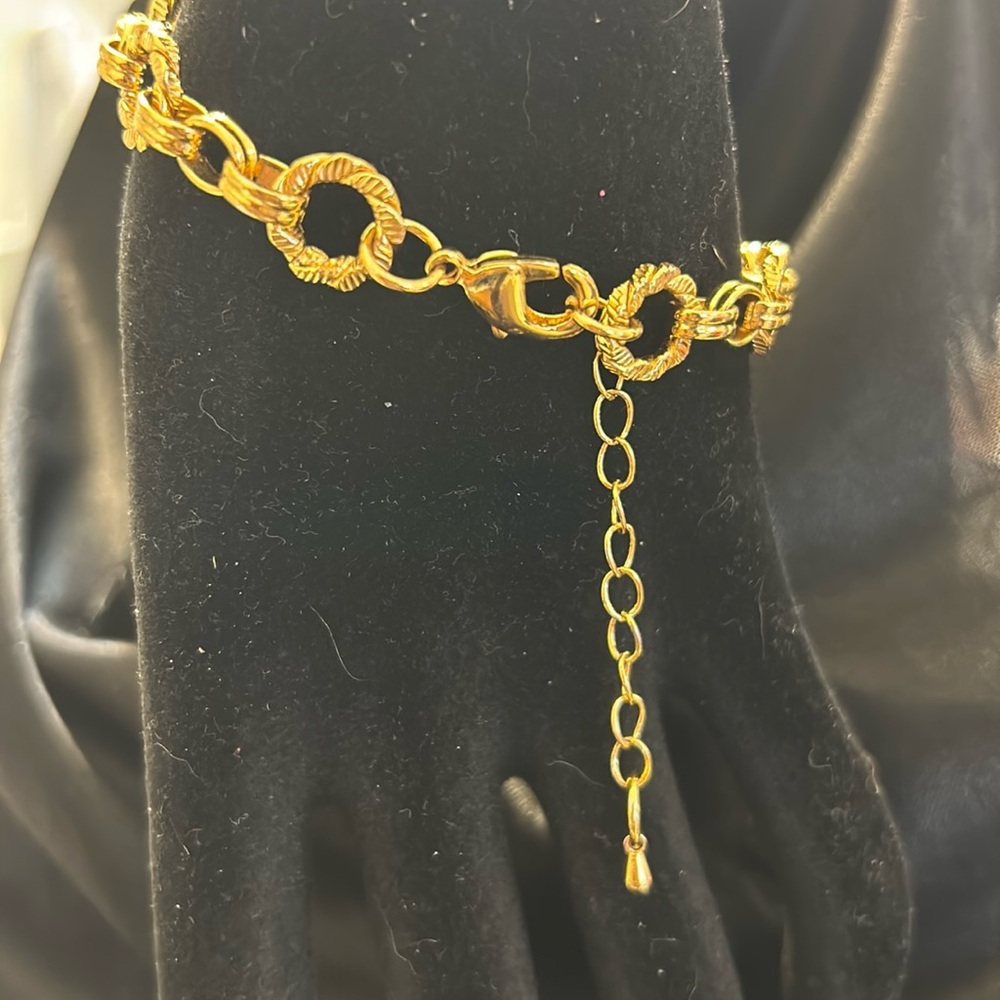 Gold Circle Bracelet